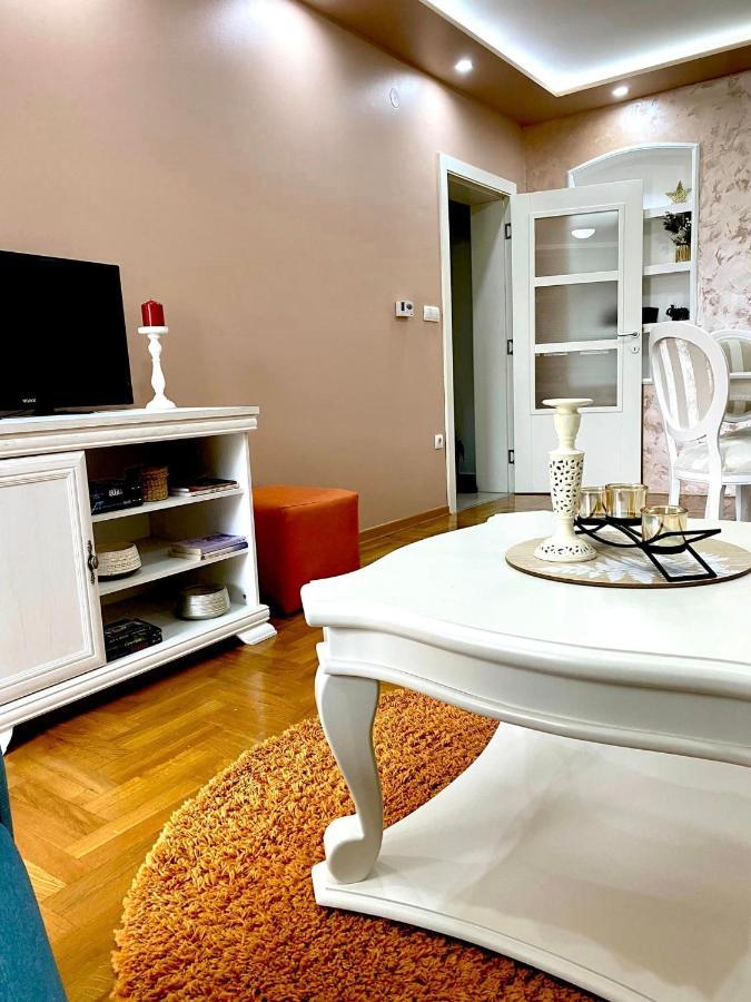 Apartman Diana Sremska Mitrovica Esterno foto