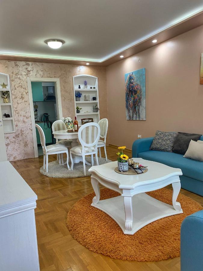 Apartman Diana Sremska Mitrovica Esterno foto