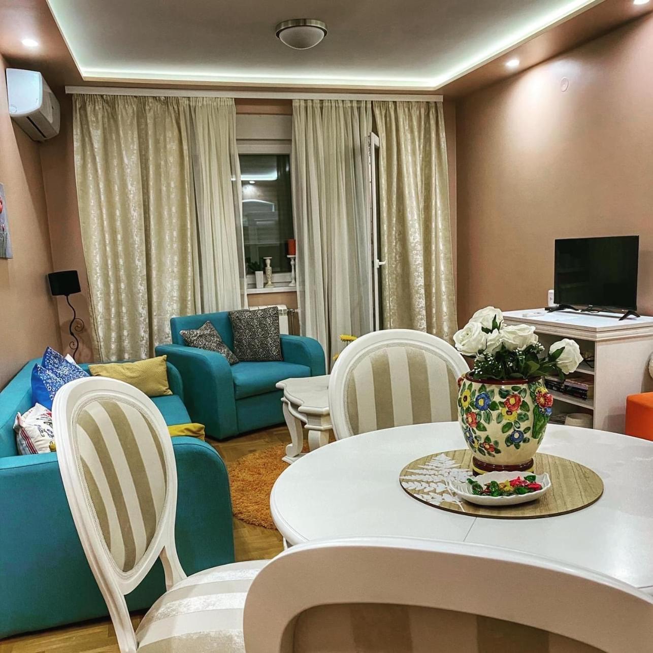 Apartman Diana Sremska Mitrovica Esterno foto